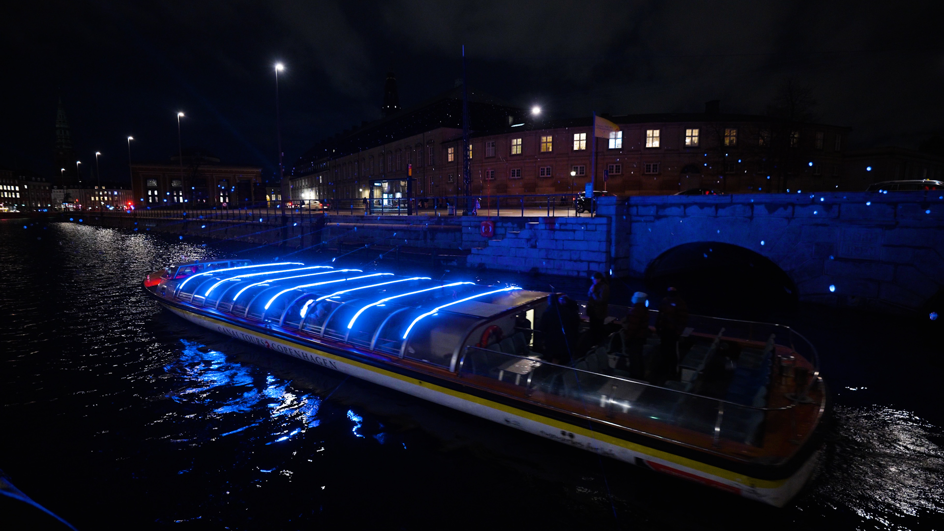 Vi tilbyder en 2-retters på restauranter, mens du oplever Copenhagen Light Festival